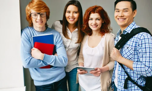 imgi_33_teenagers-with-books-backpacks_1098-2861