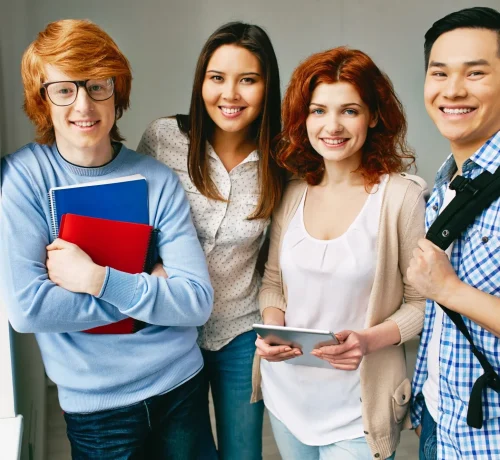 imgi_33_teenagers-with-books-backpacks_1098-2861